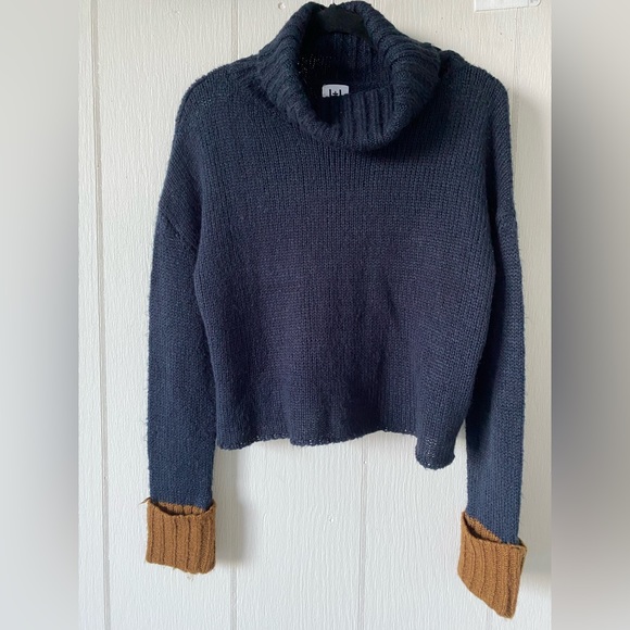 REVOLVE Sweaters - REVOLVE John + Jenn two-tone knit turtleneck sweater | navy blue & brown